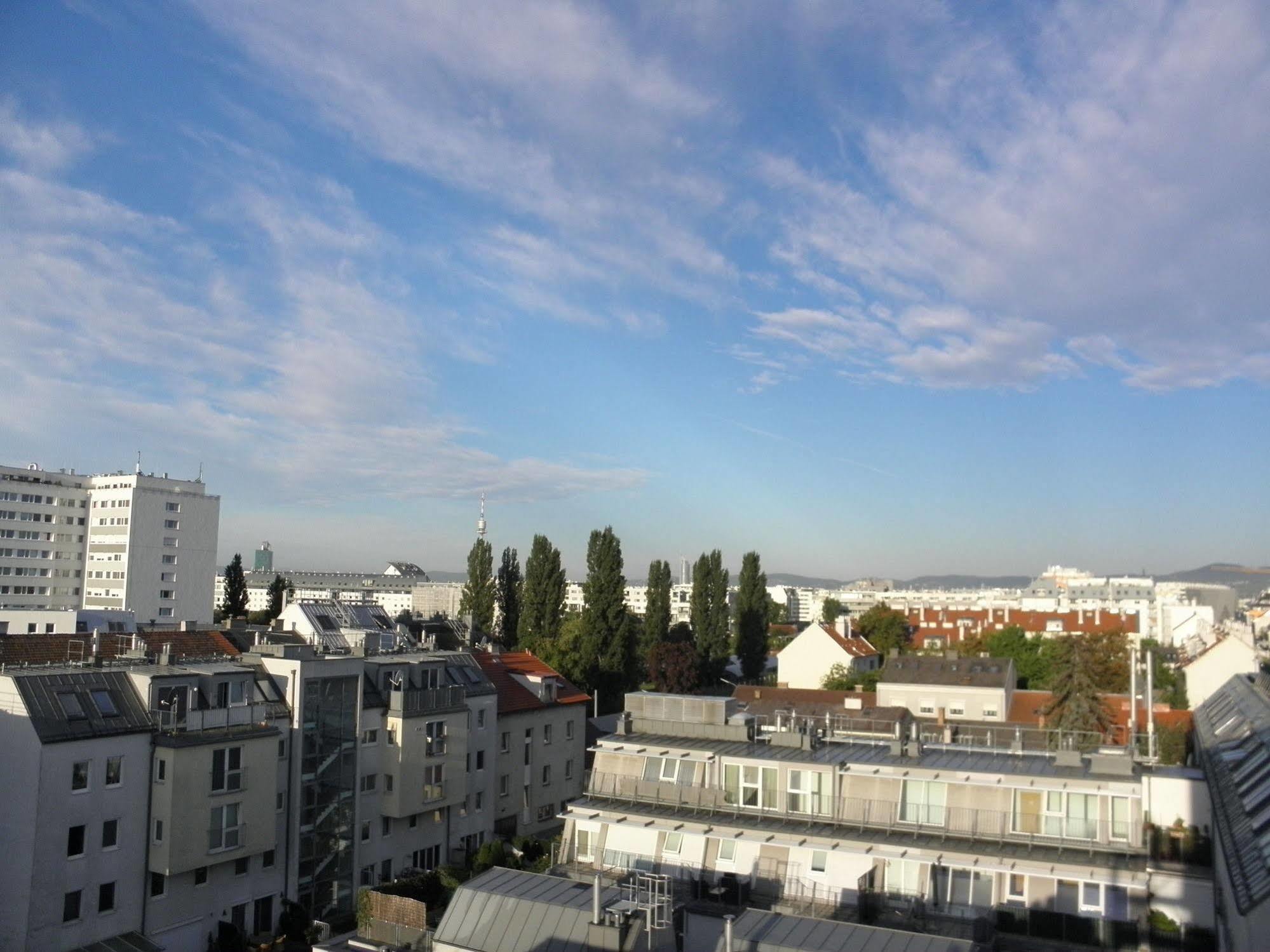 Donaustadt Kagran - At Metro U1 Hotel Viena
